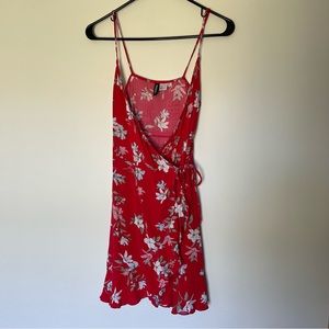 Divided H&M - Red Hawaiian Floral Wrap Dress - US 2
